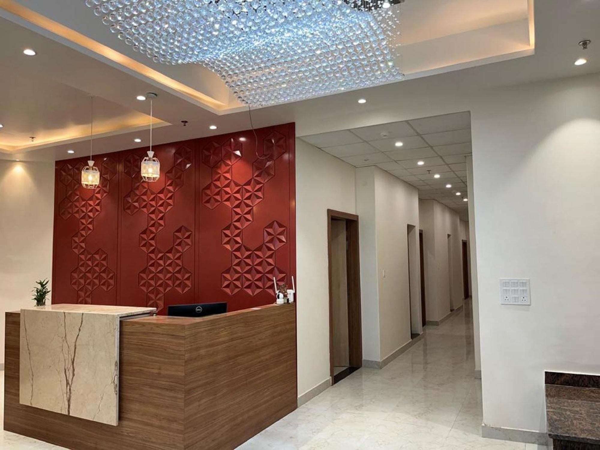 Hotel Satsang Grand Варанаси Екстериор снимка